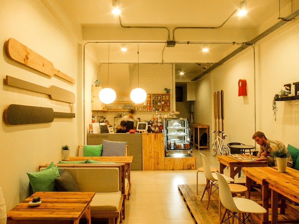 2W Cafe & Hostel Phuket 외부 사진