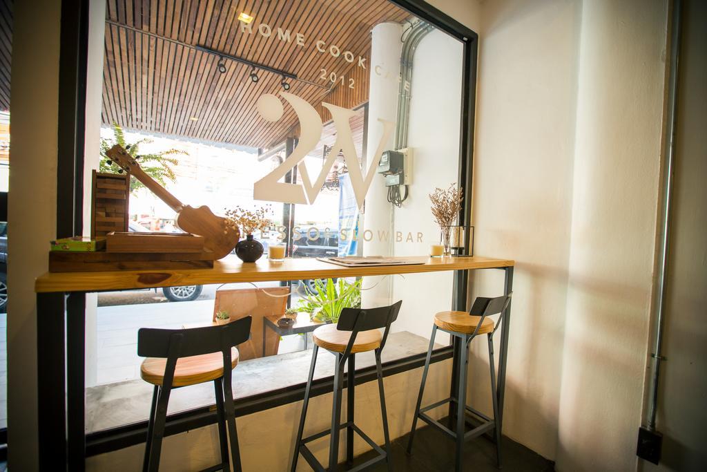 2W Cafe & Hostel Phuket 외부 사진